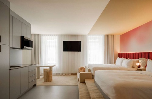 Saint-Roch Hotel | Superior Suite 1 - Rose Hôtel Invisible