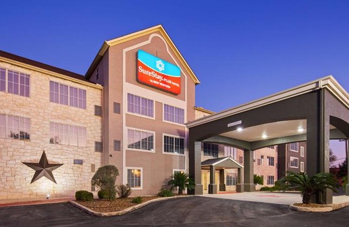 North San Antonio - SAT Hotel | SureStay Plus Hotel by Best Western San Antonio Fort Sam Houston