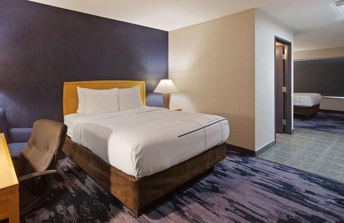 North San Antonio - SAT Hotel | SureStay Plus Hotel by Best Western San Antonio Fort Sam Houston