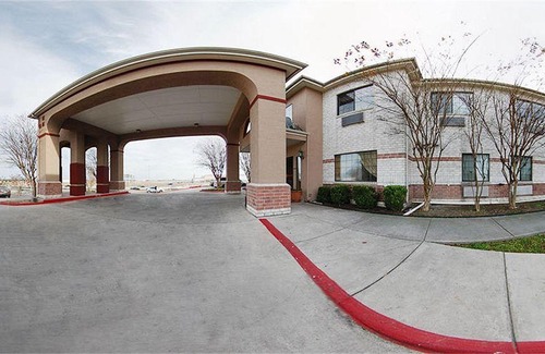 North San Antonio - SAT Hotel | SureStay Plus Hotel by Best Western San Antonio Airport