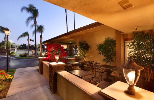 San Bernardino Hotel | SureStay Plus Hotel by Best Western San Bernardino South