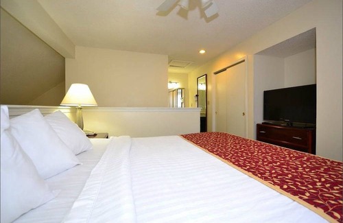 Ferry Pass Hotel | SureStay Studio by Best Western Pensacola