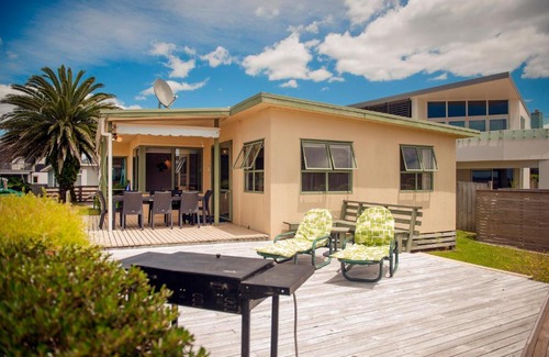 Whangamata House | Surf Beach Views - Whangamata Holiday Home