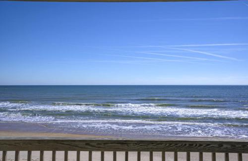 Surf City Apartment | Surf City Getaway - Pool & Ocean Views Villa