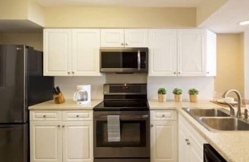 Marco Island Hotel | Surf Club, Pool, Hot Tub, Gym, Beach, Beachfront