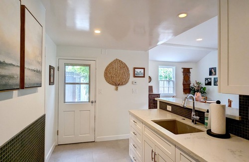 Leucadia Cottage | Surf Cottage Beach Town Monthly Stays only.