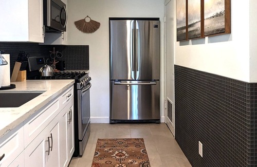 Leucadia Cottage | Surf Cottage Beach Town Monthly Stays only.
