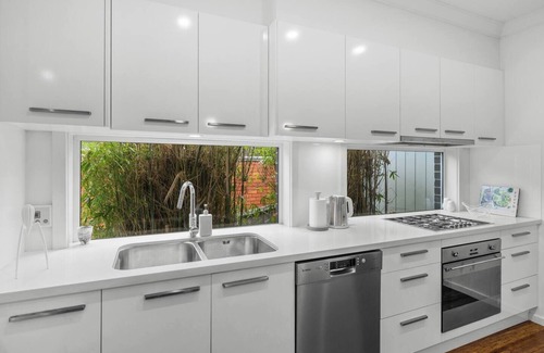 Thirroul House | Surf Haven Escape Modern and Central in Thirroul
