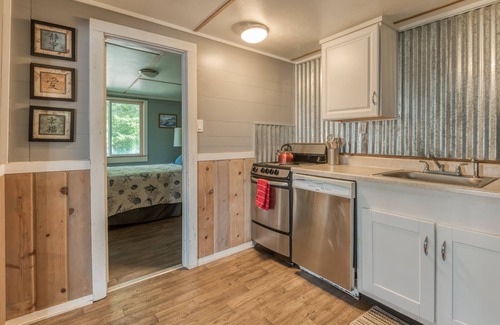 Otter Rock Cabin | Surf Haven Unit S w/fire pit walking distance to surfing beaches