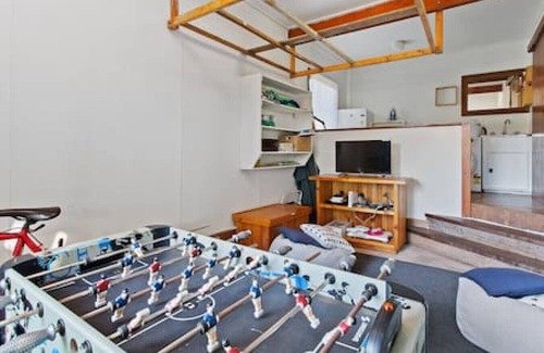 Skenes Creek House | Surf Lodge - deck with views
