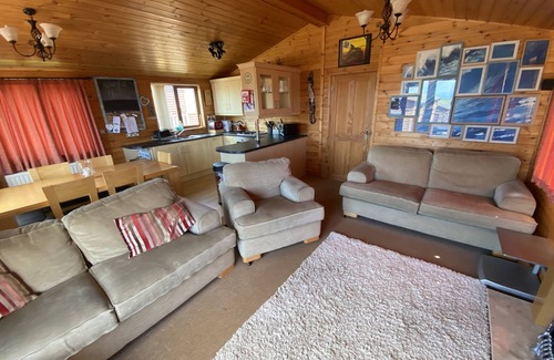 Mullacott Cabin | Surf Lodge, Perfect for Family Visits to North Devon. 6 Beds & pet Friendly Too!