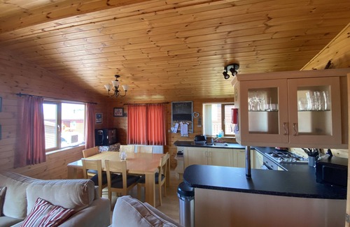 Mullacott Cabin | Surf Lodge, Perfect for Family Visits to North Devon. 6 Beds & pet Friendly Too!