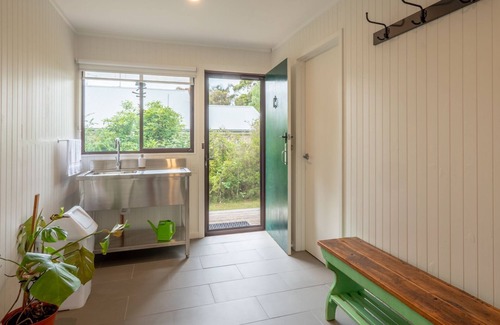 Inverloch House | Surf Side Retreat In Inverloch