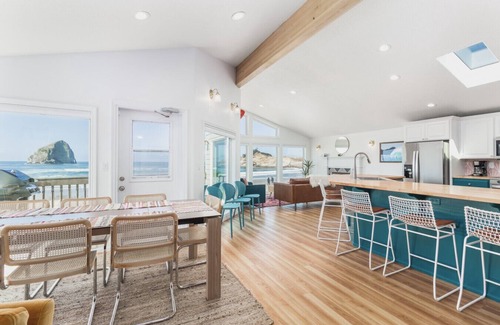 Oregon Coast House | Surf Vista Beach Front Home