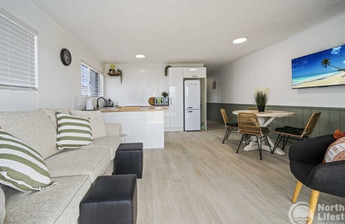 Hastings Point House | Surf Whispers - Absolute Beachfront Getaway