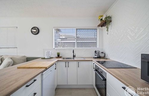 Hastings Point House | Surf Whispers - Absolute Beachfront Getaway