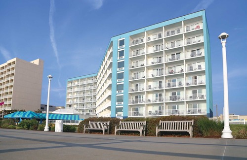 Northeast Virginia Beach Hotel | Surfbreak Oceanfront Hotel, Ascend Hotel Collection