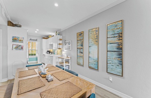 Galveston Condo | "Surfin Safari" - 2B/2B BEACHFRONT, gated, NEW REMODEL, washer/dryer, FRONT ROW