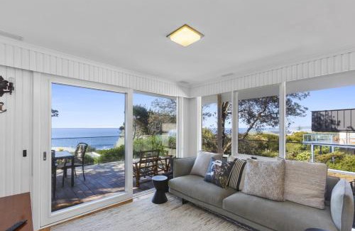 Skenes Creek House | Surfs Up - Ocean views and Wi-Fi