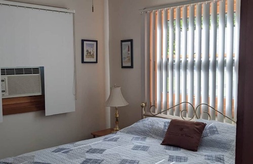 Oscoda House | (Surfside #1) 2BR Beach Access On Lake Huron