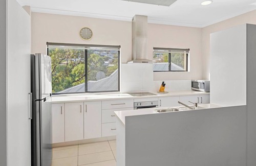 Yallingup Apartment | Surfside 3A Vibrant Yallingup Beachfront Living