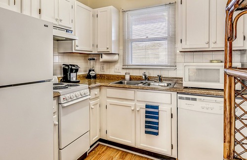 Surfside Beach Condo | Surfside Beach ocean view. 3-night min anytime between 9/26-10/1. Reduced rate