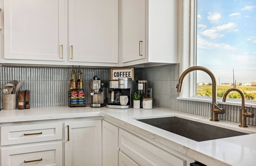 Surfside Beach House | Surfside Beachfront Paradise
