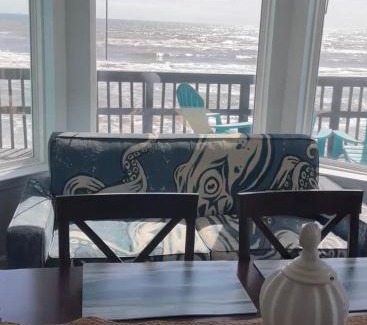 Surfside Beach House | Surfside Beachfront Dream