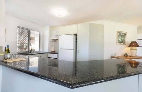 Buddina Apartment | Surfside Beachfront 3bed Apt - Direct Beach Access