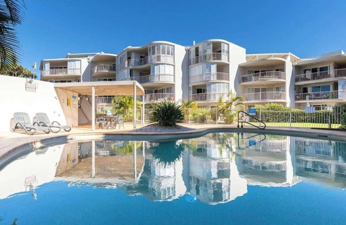 Buddina Apartment | Surfside Beachfront 3bed Apt - Direct Beach Access