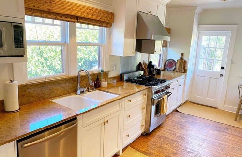 Encinitas House | Surfy Siesta, Downtown Encinitas, CA