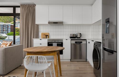 Sea Point Apartment | Suro 507