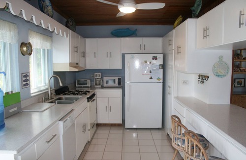 North Palmetto Point House | Surrender to your tropical impulse