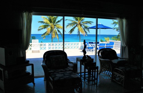 North Palmetto Point House | Surrender to your tropical impulse