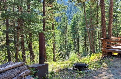 Thompson Okanagan Cabin | Surround yourself with the peace and beauty of nature!