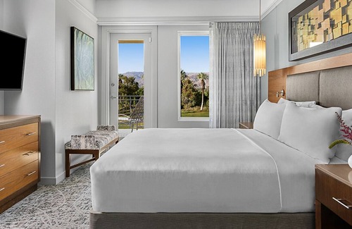 Palm Desert Resort | Surrounded by Beautiful Grounds, Golf Courses, 5 pools & more for entire family