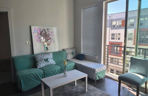 Tobin Hill Apartment | Surrounded by Pearl Park's Vast Array of FUN, Food, the Riverwalk & Nightlife!