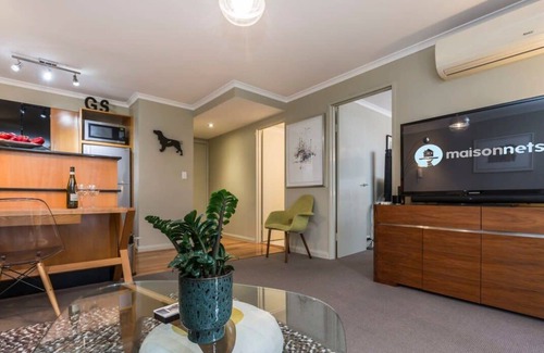 Surry Hills Apartment | Surry Hills with views, pool gym plus parking