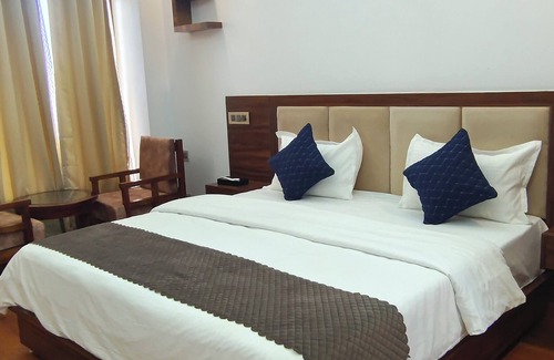 Tehri Hotel | Surya Lake View Retreat