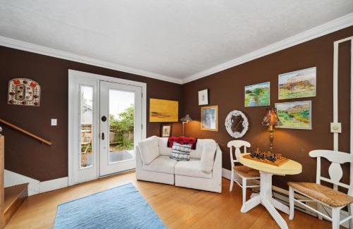 Manzanita House | Susans Beach Cottage Steps To Sand & Surf!