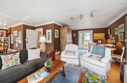 Manzanita House | Susans Beach Cottage Steps To Sand & Surf!
