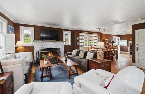 Manzanita House | Susans Beach Cottage Steps To Sand & Surf!