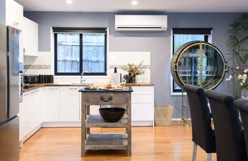 Daylesford House | Sutton Lodge Summary: