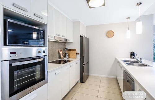 Redcliffe Apartment | Suttons Beach Apartment