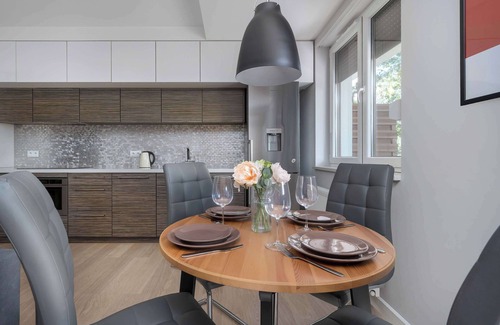 Fabryczna Apartment | Suwalska 32 | Wroclaw | Spacious Apartment | 2 Parking Spaces | Air Conditioning