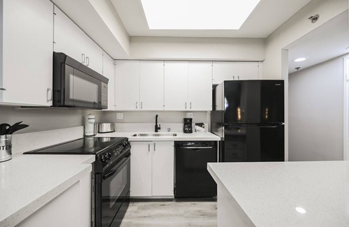 Las Vegas Strip Apartment | SVS: Two Bedroom Center Strip at Jockey Club