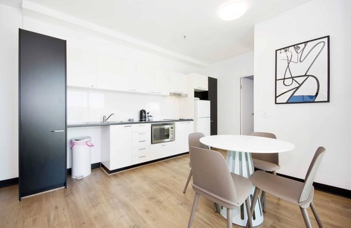 Adelaide Central Business District Apartment | Swainson on Synagogue