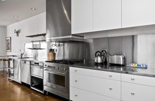 Adelaide Central Business District Apartment | Swainson on Waymouth - Penthouse