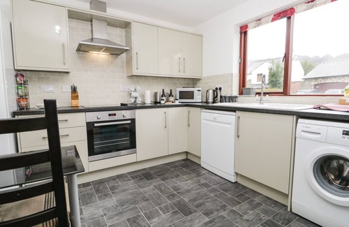 Torver Cottage | SWALLOWDALE, pet friendly, with open fire in Torver