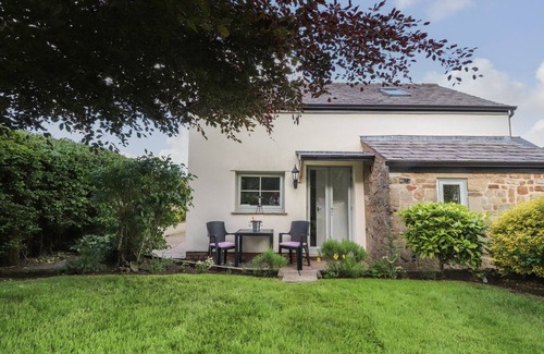 Goosnargh Cottage | SWALLOWS BARN AT YEW TREE FARM, with open fire in Longridge